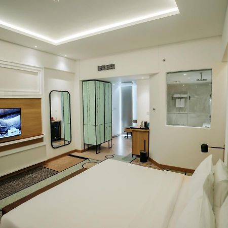 Luwansa Hotel And Convention Center Манадо Екстер'єр фото