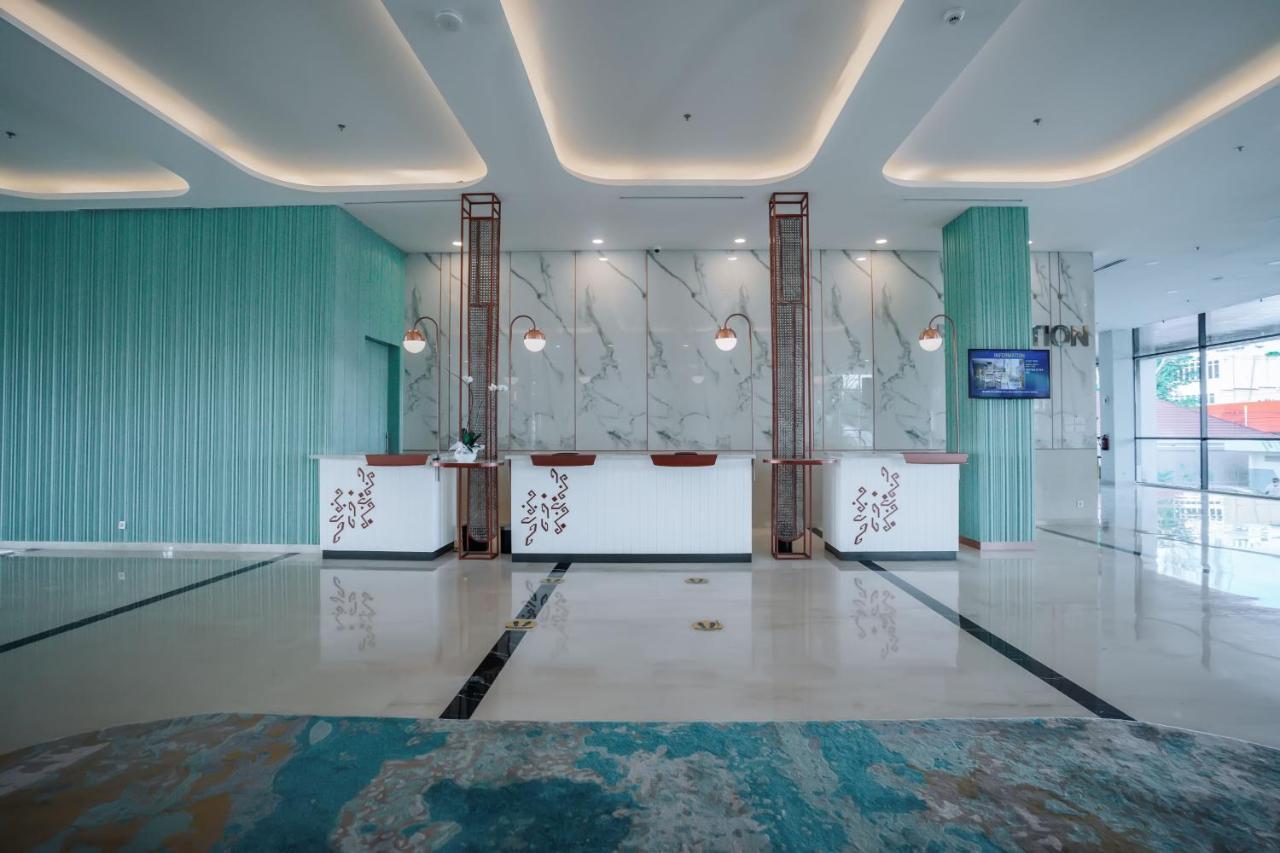 Luwansa Hotel And Convention Center Манадо Екстер'єр фото
