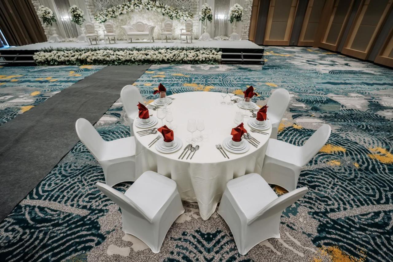 Luwansa Hotel And Convention Center Манадо Екстер'єр фото