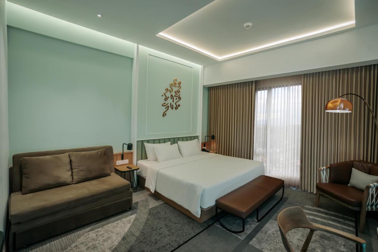 Luwansa Hotel And Convention Center Манадо Екстер'єр фото