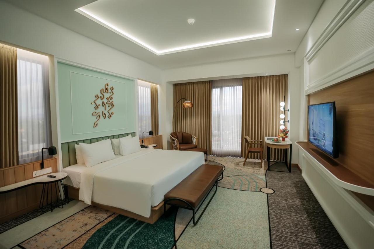 Luwansa Hotel And Convention Center Манадо Екстер'єр фото
