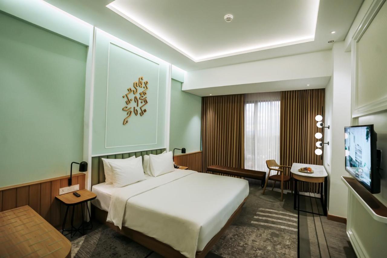 Luwansa Hotel And Convention Center Манадо Екстер'єр фото